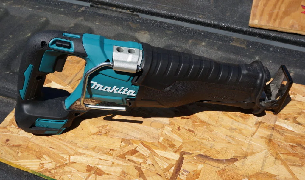 DeWalt 20V MAX reciprocating saw close-up